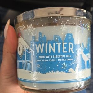 NWT Bath & Body Works Winter Scented 3 Wick Candle - Blue and White